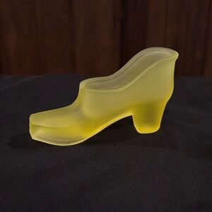 Elegant Yellow Women's Shoe